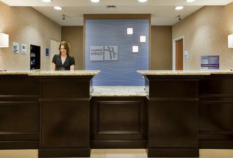Holiday Inn Express and Suites Pryor - Photo4