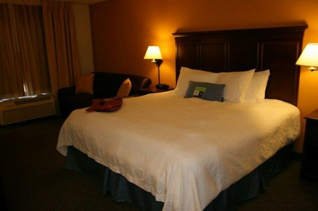 Hampton Inn & Suites Pueblo-Southgate - Photo3