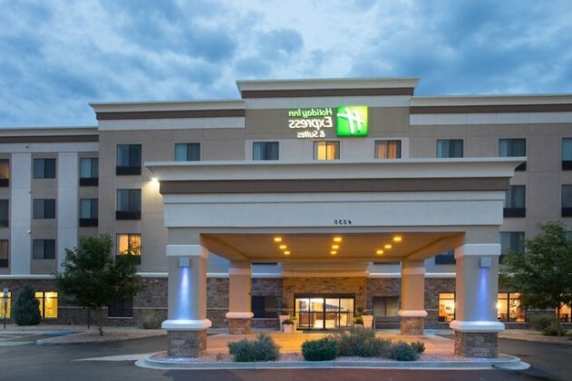Holiday Inn Express & Suites Pueblo North