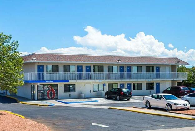 Motel 6 Pueblo - I-25