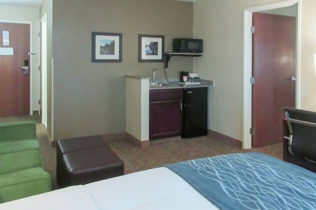 Quality Inn & Suites Pueblo - Photo5