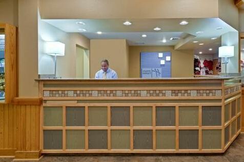 Holiday Inn Express & Suites Pullman - Photo3
