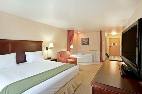Holiday Inn Express & Suites Pullman - Photo4