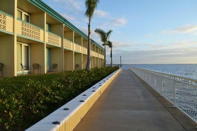 Punta Gorda Waterfront Hotel & Suites - Photo2