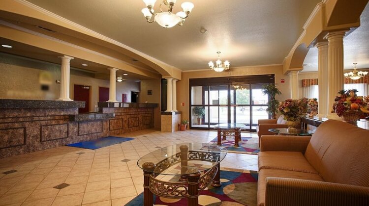 SureStay Plus Hotel by Best Western Quanah - Photo2