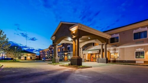 SureStay Plus Hotel by Best Western Quanah