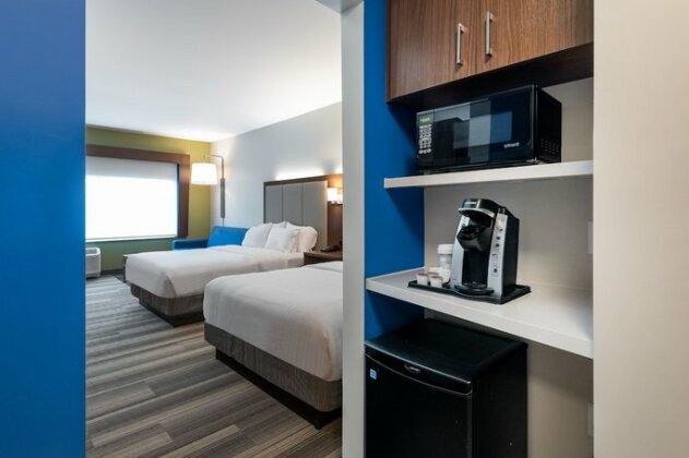 Holiday Inn Express Queensbury-Lake George Area - Photo5
