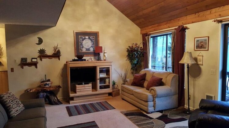 Lake Quinault Vacation Homes / Cottage Peaks - Photo2