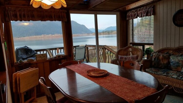 Lake Quinault Vacation Homes / Cottage Peaks - Photo3