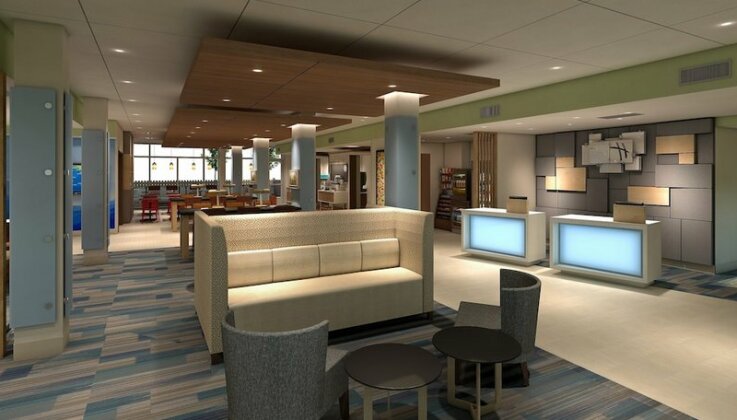 Holiday Inn Express & Suites Quincy I-10 - Photo2