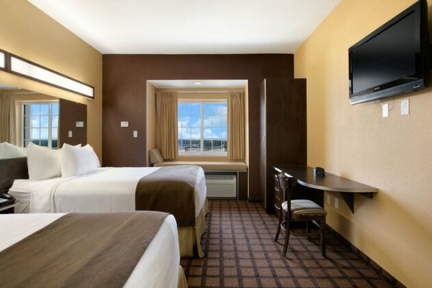 Microtel Inn & Suites by Wyndham Quincy - Photo5