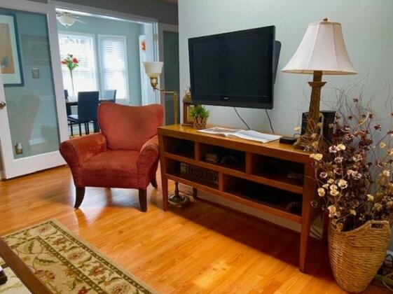 Charming Condo Near Downtown NCSU and PNC Arena - Photo2