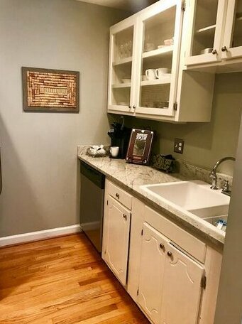 Charming Condo Near Downtown NCSU and PNC Arena - Photo4