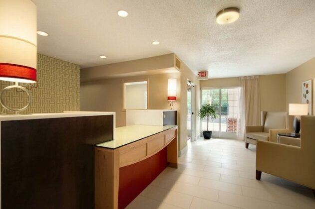 Hawthorn Suites by Wyndham-Raleigh/Cary - Photo4