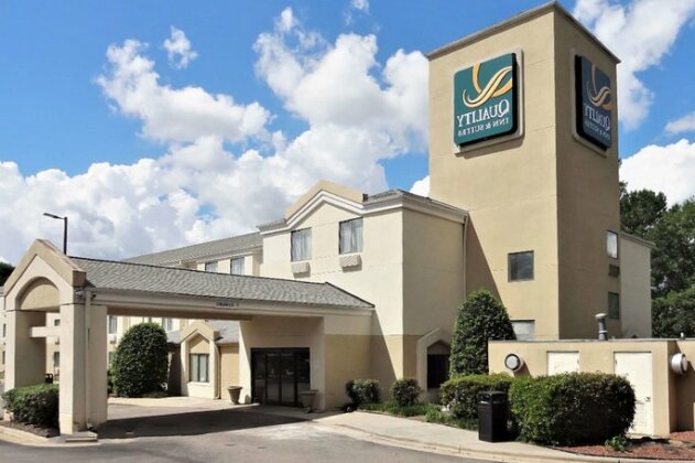 Quality Inn & Suites Raleigh North Raleigh - Photo2