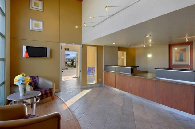 California Inn and Suites Rancho Cordova - Photo3