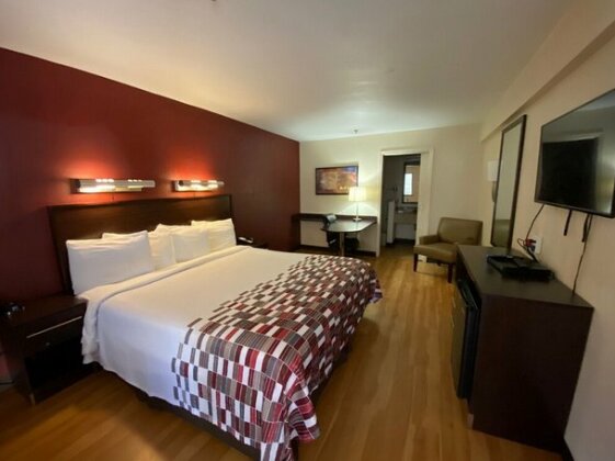California Inn and Suites Rancho Cordova - Photo4