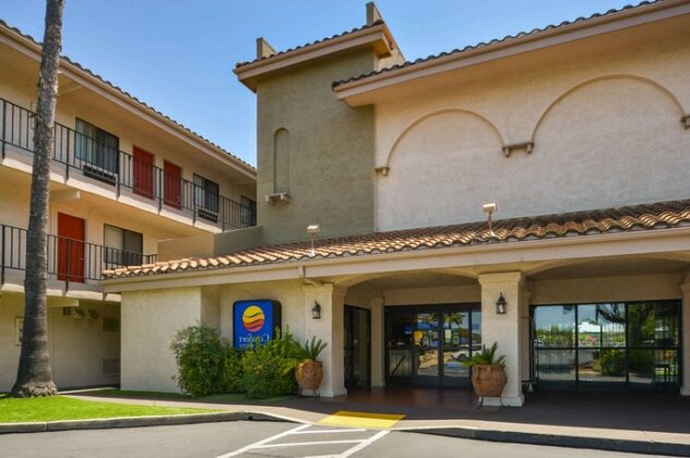 Comfort Inn & Suites Near Folsom Lake Rancho Cordova - Photo3