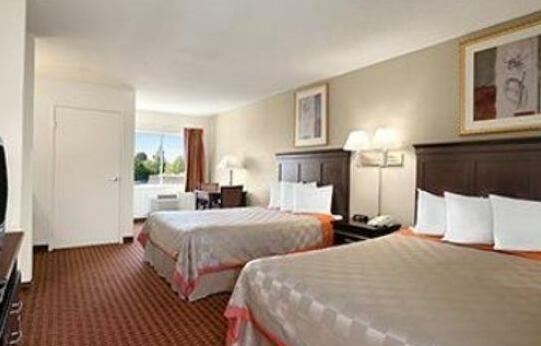 Days Inn & Suites by Wyndham Rancho Cordova - Photo3