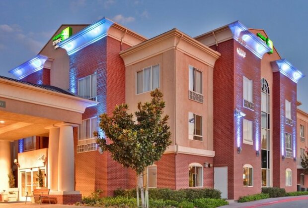 Holiday Inn Express Hotel & Suites Ontario Airport-Mills Mall