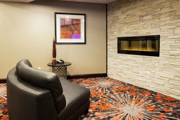 Holiday Inn Express & Suites Rapid City - Photo2