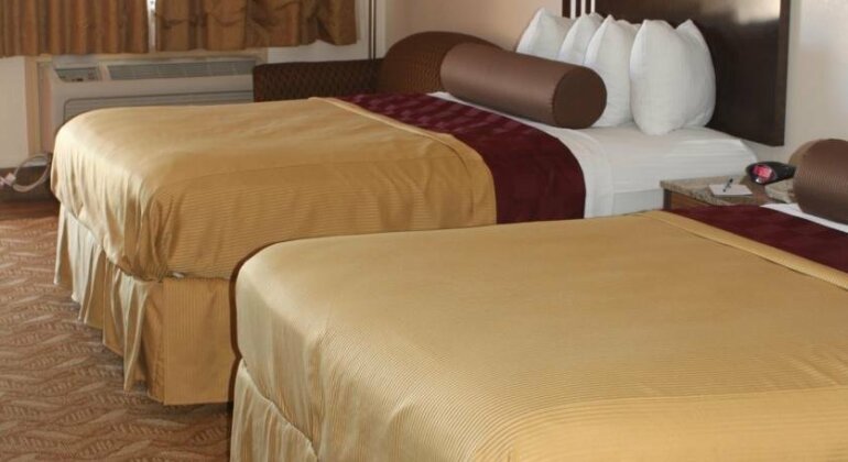 Texas Inn and Suites Raymondville - Photo5