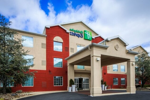 Holiday Inn Express Hotel & Suites Reading - Photo2
