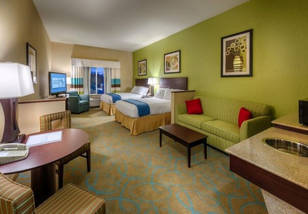 Holiday Inn Express & Suites / Red Bluff - South Redding Area - Photo3