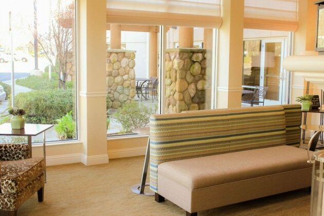 Hilton Garden Inn Redding - Photo4