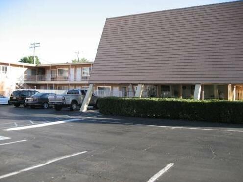 Shasta Lodge - Photo2