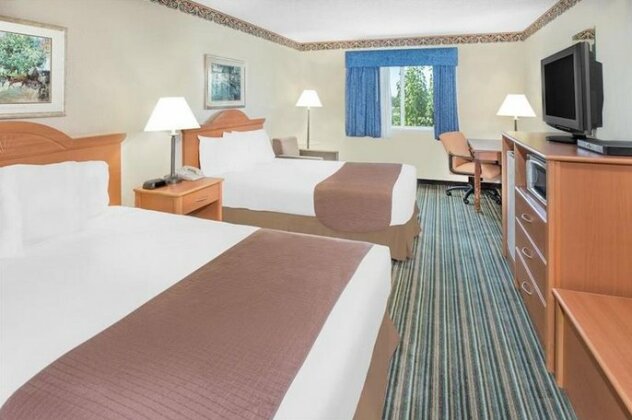 SureStay Plus Hotel by Best Western Redding - Photo3