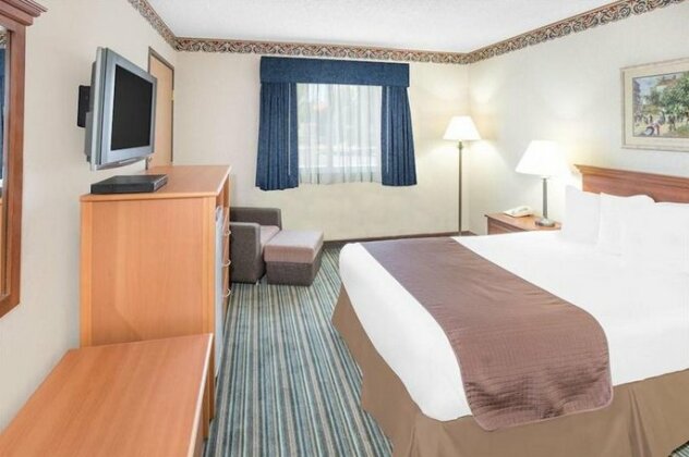 SureStay Plus Hotel by Best Western Redding - Photo4