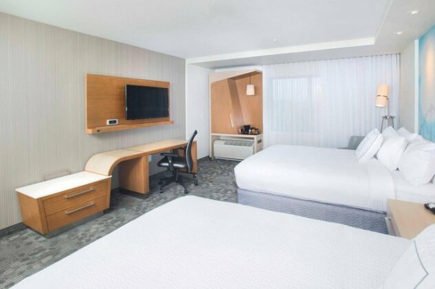 Courtyard by Marriott Redwood City - Photo3
