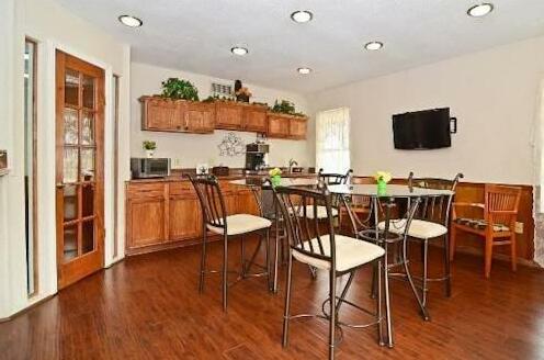 Americas Best Value Inn Refugio - Photo5