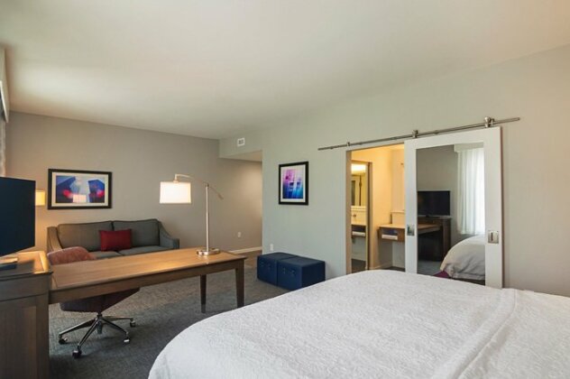 Hampton Inn & Suites-Dallas/Richardson - Photo2