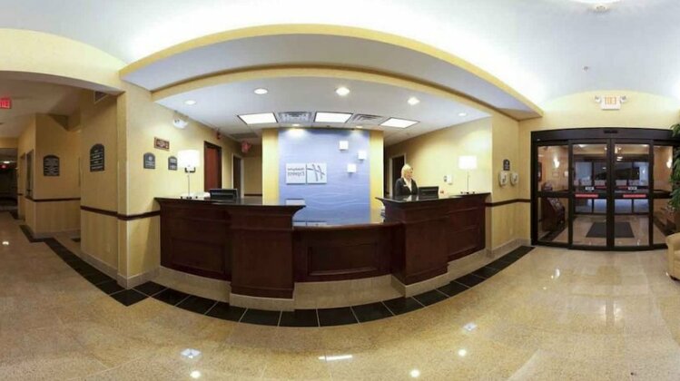 Holiday Inn Express Hotel & Suites Cleveland-Richfield - Photo3