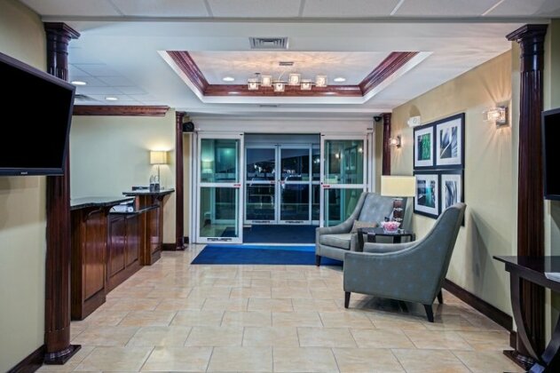 Holiday Inn Express Hotel & Suites Richmond - Photo3