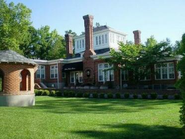 Historic Mankin Mansion Bed and Breakfast