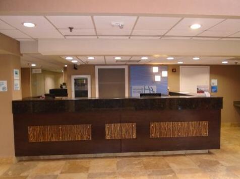 Holiday Inn Express Hotel & Suites Midlothian Turnpike - Photo5