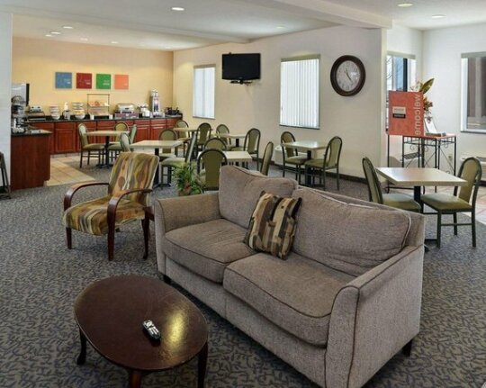 Comfort Inn & Suites Riverton - Photo4