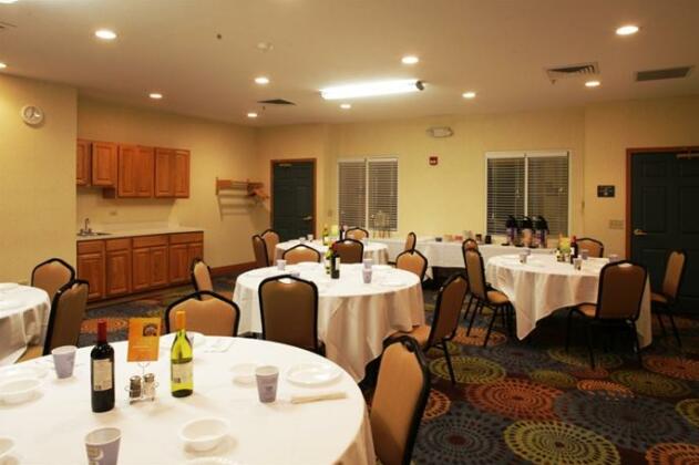 Holiday Inn Express Hotel & Suites Chicago-Deerfield/Lincolnshire - Photo3