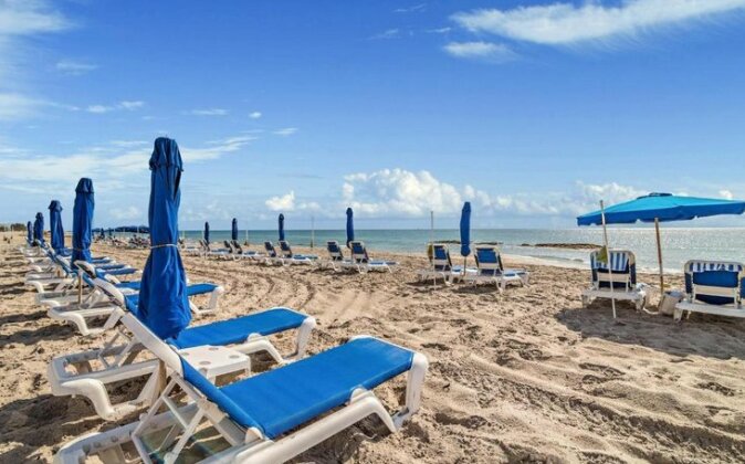 Oceanfront Palm Beach Resort & Spa Singer Island - Photo3