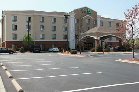 Holiday Inn Express & Suites Roanoke Rapids SE - Photo3