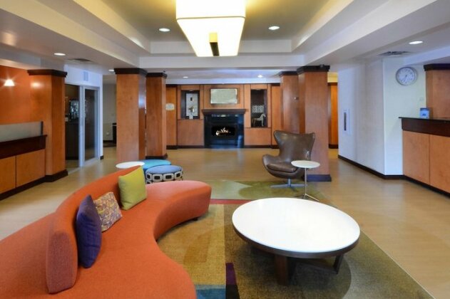 Fairfield Inn & Suites Roanoke Hollins I-81 - Photo2