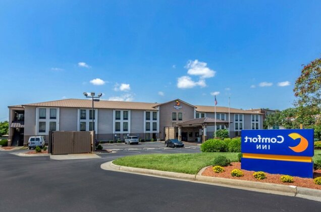 Holiday Inn Express Hotel Roanoke-Civic Center - Photo2