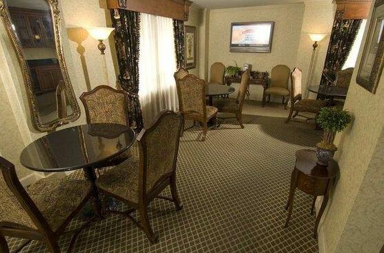 Hotel Roanoke & Conference Center Curio Collection by Hilton - Photo3