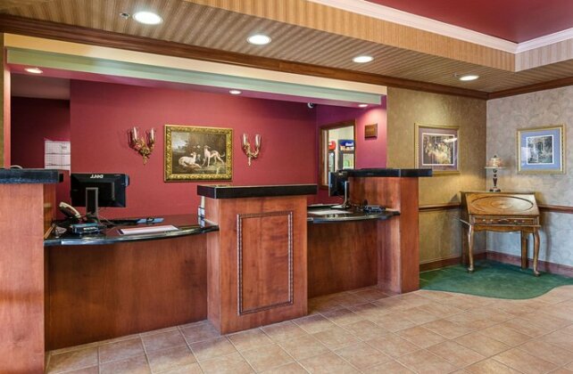 MainStay Suites Airport - Photo3
