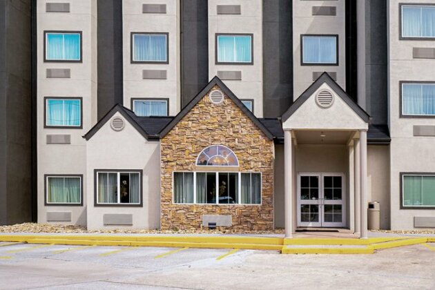 Quality Inn & Suites Robbinsville - Photo3