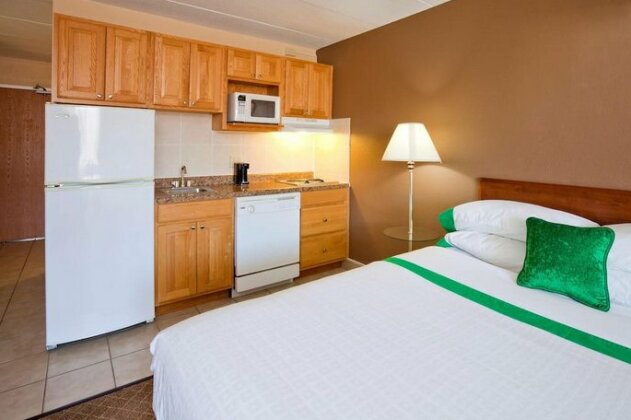 GuestHouse Inn & Suites Rochester - Photo2
