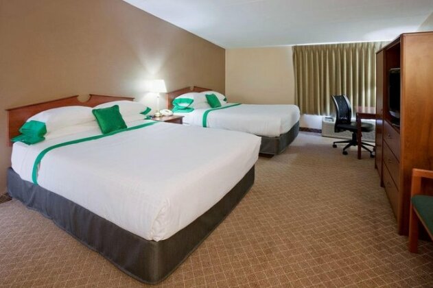 GuestHouse Inn & Suites Rochester - Photo5